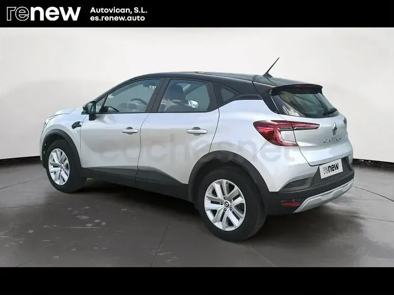 Usado Renault Captur Evolution 140 CV (102 kW) 2023 Gris / plata SUV