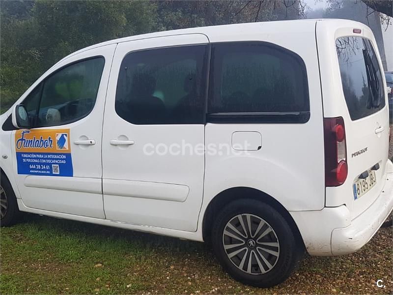 Usado Peugeot Partner Tepee Active 92 CV (67 kW) 2014 Blanco Monovolumen