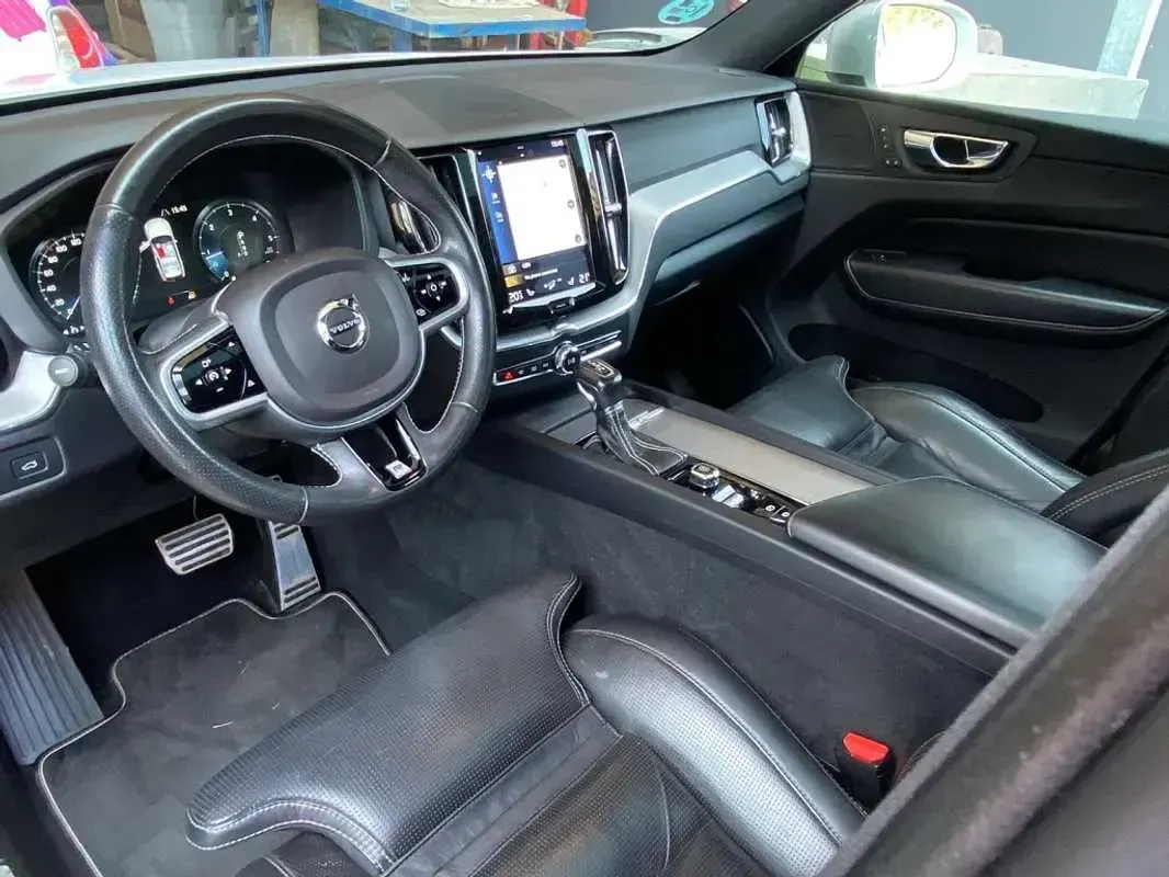 Usado Volvo XC60 R-Design 190 CV (139 kW) 2018 Blanco SUV