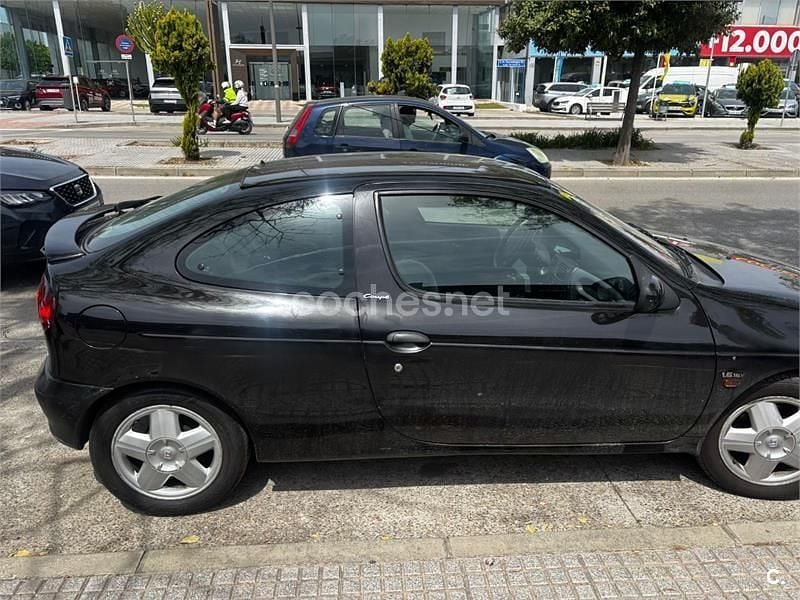 Usado Renault Mégane Coupé 110 CV (80 kW) 2000 Negro Coupe