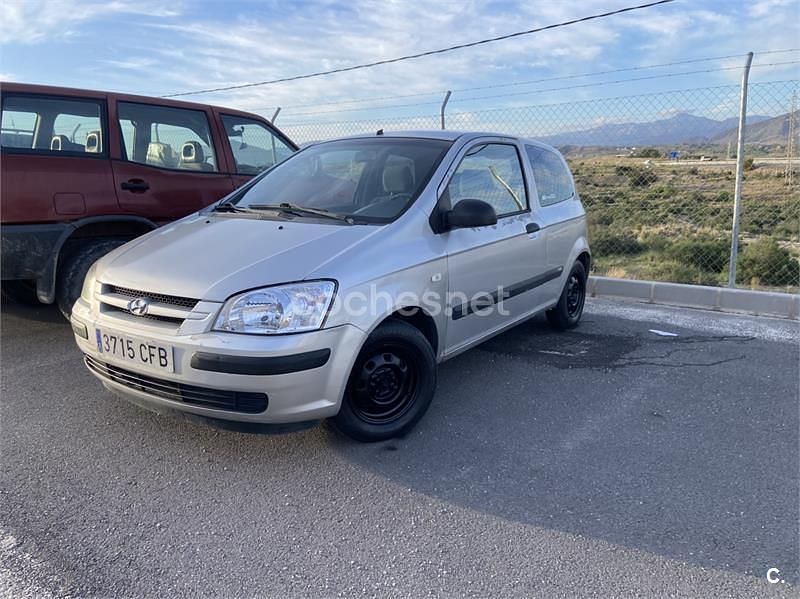 Usado Hyundai Getz 63 CV (46 kW) 2003 Gris / plata Utilitario