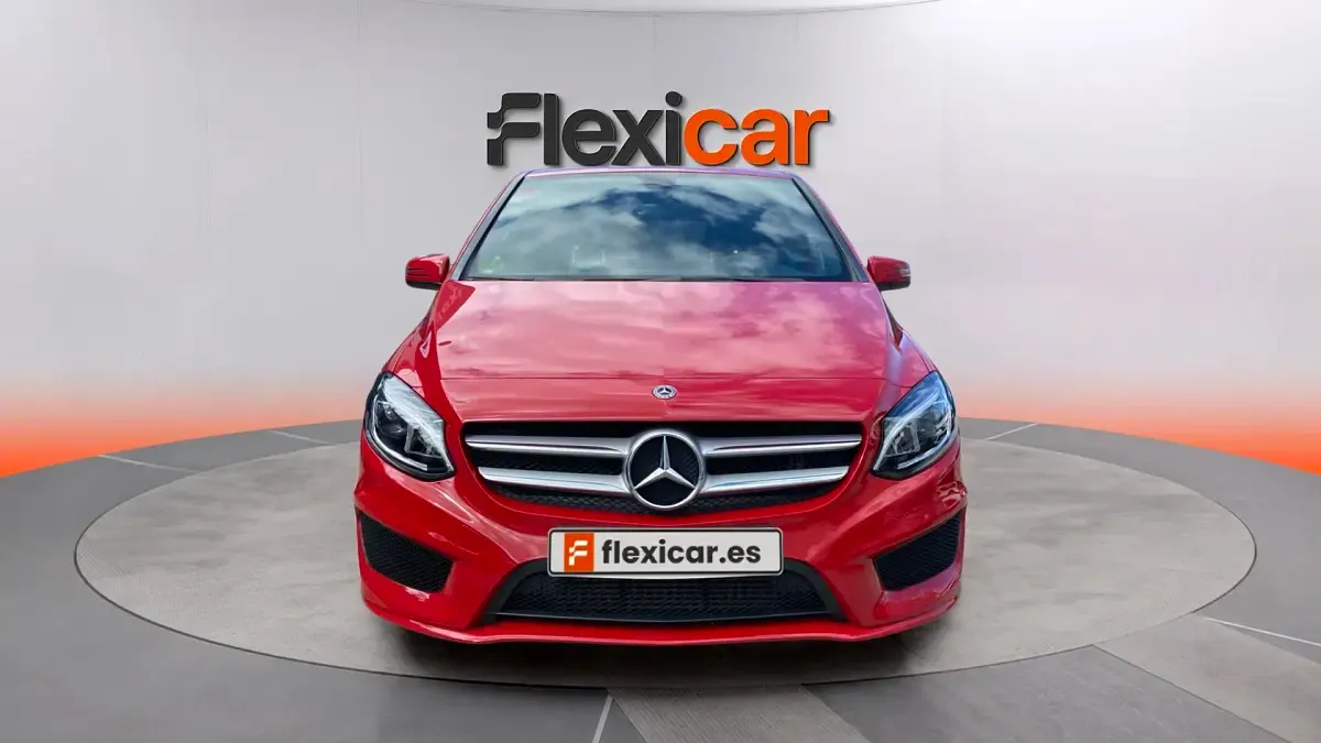 Usado Mercedes B200 139 CV (102 kW) 2019 Rojo Utilitario