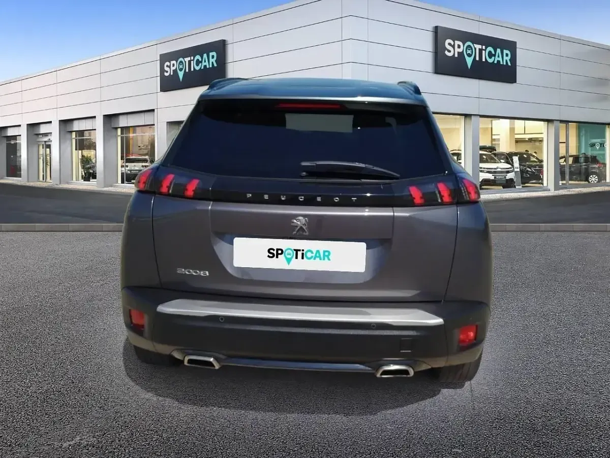 Usado Peugeot 2008 Allure 131 CV (96 kW) 2021 Gris SUV