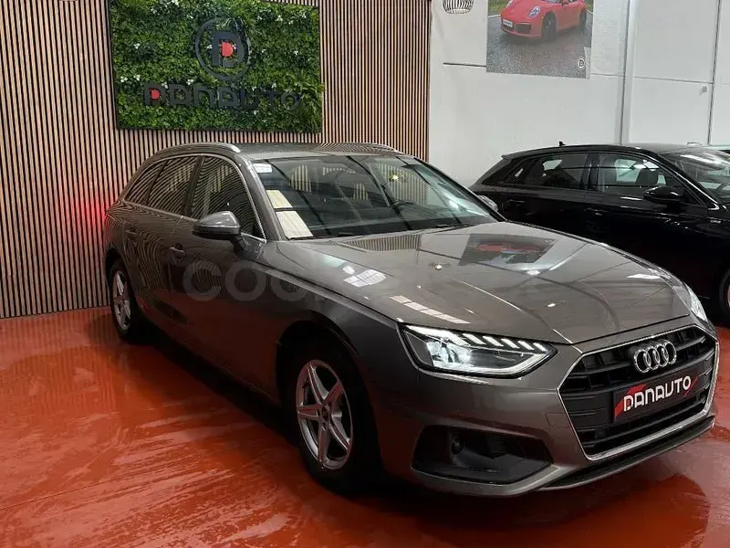 Usado Audi A4 Advanced Plus 136 CV (100 kW) 2021 Gris / plata Familiar