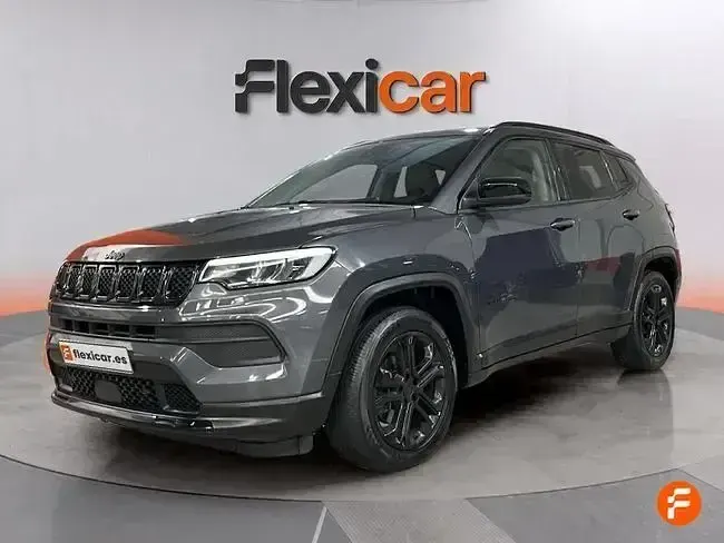 Usado Jeep Compass Night Eagle 130 CV (95 kW) 2022 Gris SUV