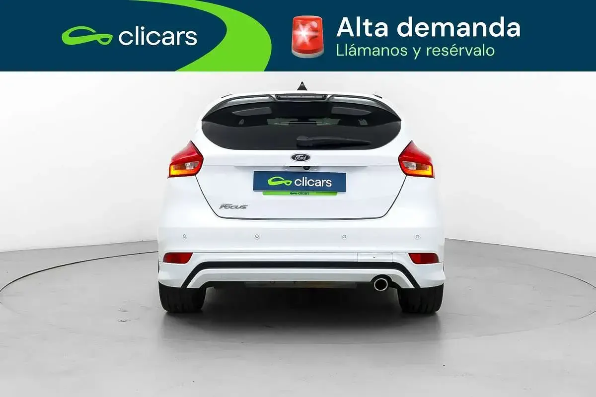 Usado Ford Focus ST-Line 182 CV (133 kW) 2017 Blanco Utilitario