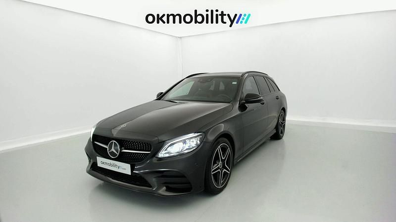 Usado Mercedes C220 AMG line 194 CV (142 kW) 2021 Negro Familiar