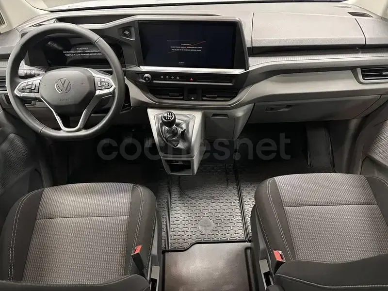 Nuevo VW Caravelle 110 CV (80 kW) 2025 Gris / plata Van