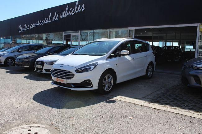 Usado Ford S-MAX Titanium 190 CV (139 kW) 2023 Blanco Monovolumen