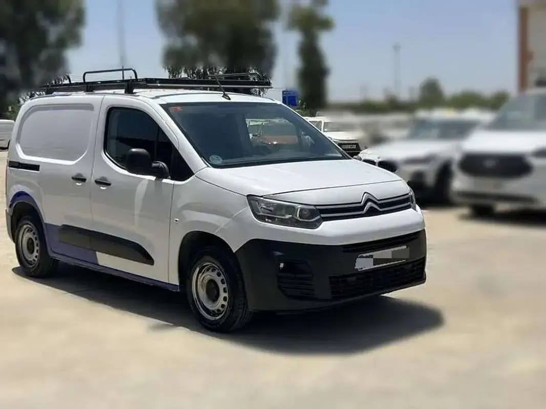 Usado Citroën Berlingo 102 CV (75 kW) 2021 Blanco Monovolumen