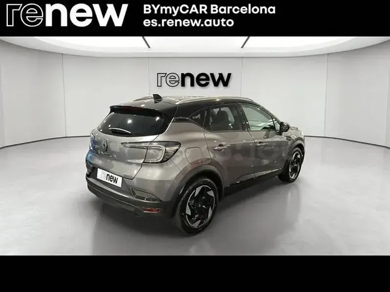 Usado Renault Captur Techno 100 CV (73 kW) 2025 Gris / plata SUV