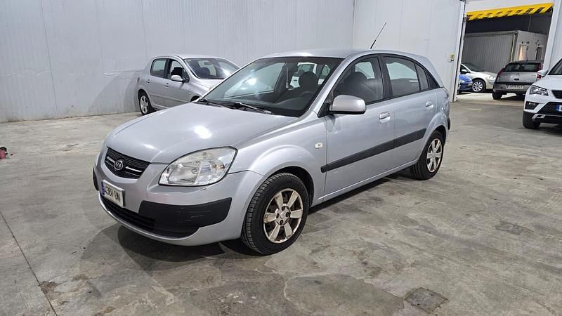 Gris / plata Usado 2006 Kia Rio EX Berlina | 1900 € (Super precio) - Imagen 1/4
