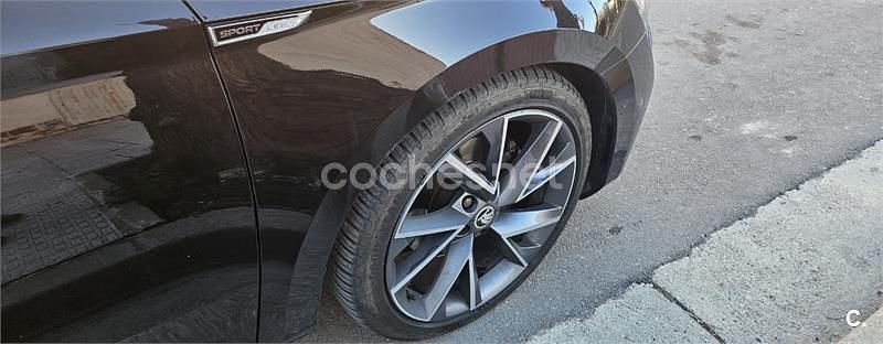 Usado Skoda Superb SportLine 190 CV (139 kW) 2020 Negro Familiar