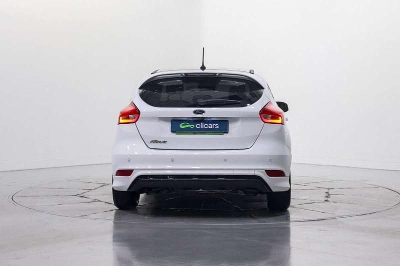 Usado Ford Focus ST-Line 125 CV (91 kW) 2018 Blanco Utilitario