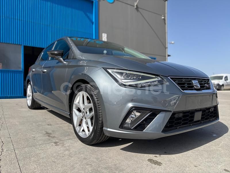 Usado Seat Ibiza FR 110 CV (80 kW) 2021 Gris / plata Berlina