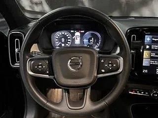 Usado Volvo XC40 Momentum 262 CV (192 kW) 2021 Negro SUV