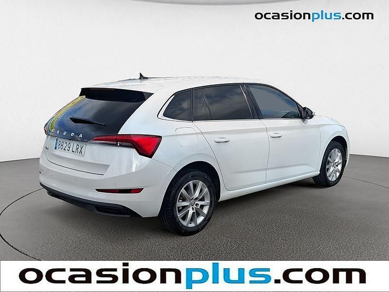 Usado Skoda Scala Ambition 110 CV (80 kW) 2021 Blanco Utilitario