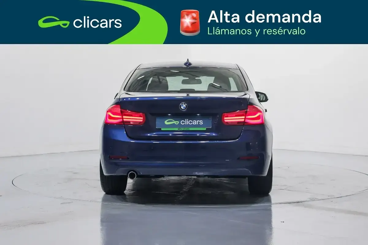 Usado BMW 318 150 CV (110 kW) 2015 Azul Berlina