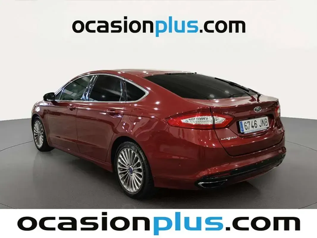 Usado Ford Mondeo Titanium 241 CV (177 kW) 2016 Rojo Berlina