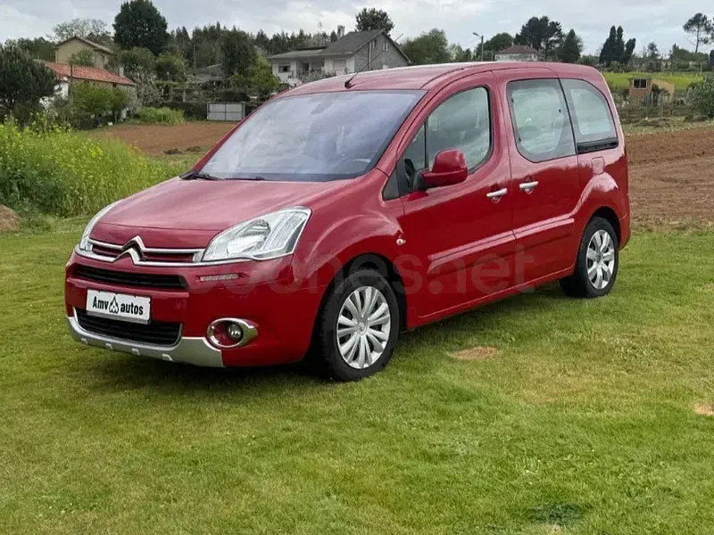 Usado Citroën Berlingo Seduction 92 CV (67 kW) 2014 Rojo Monovolumen