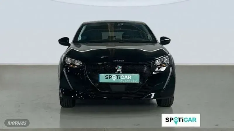 Usado Peugeot e-208 Allure 100 kW (136 CV) 2021 Negro Utilitario