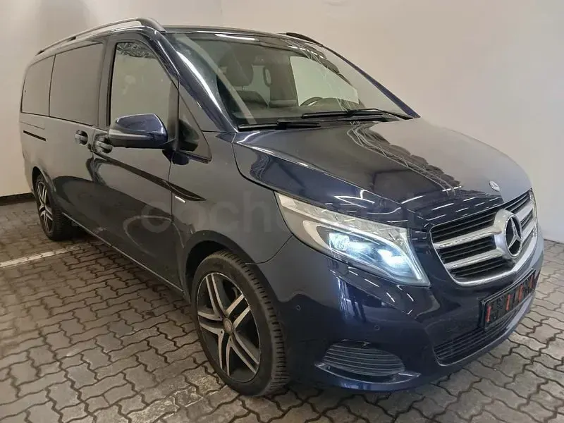 Usado Mercedes V250 Avantgarde 204 CV (150 kW) 2016 Azul Monovolumen
