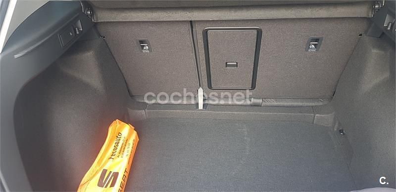 Usado Seat Ateca Style 115 CV (84 kW) 2021 Gris / plata SUV