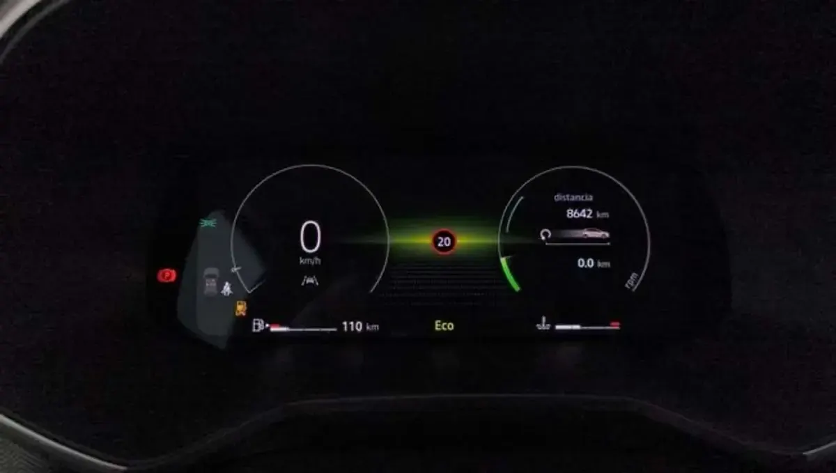 Usado Renault Clio Techno 101 CV (74 kW) 2025 Gris Utilitario