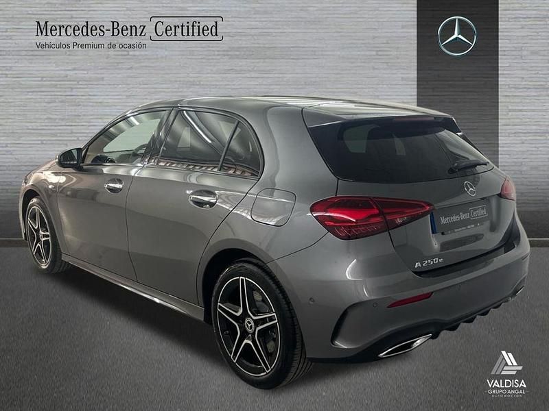 Usado Mercedes A250 218 CV (160 kW) 2025 Gris Berlina