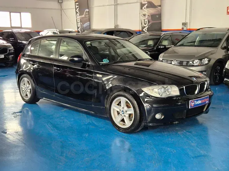 Usado BMW 116 115 CV (84 kW) 2006 Negro Utilitario
