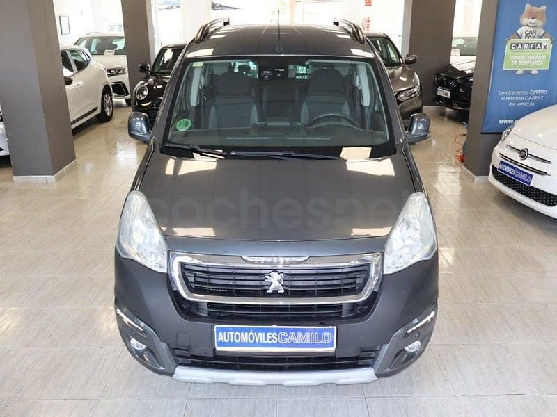 Usado Peugeot TePee Outdoor 100 CV (73 kW) 2016 Gris / plata Monovolumen