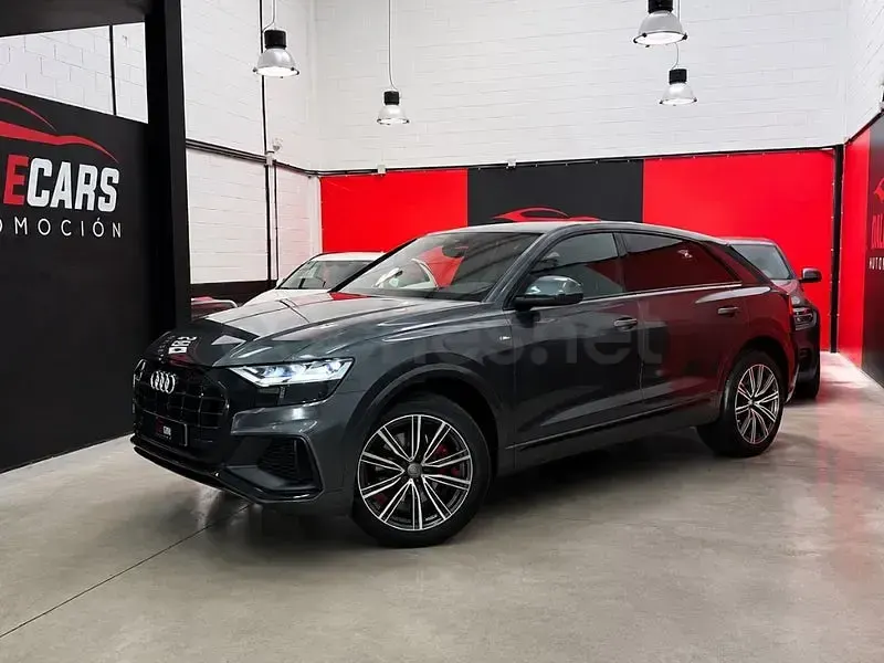 Usado Audi Q8 Ambiente 231 CV (169 kW) 2019 Gris / plata SUV