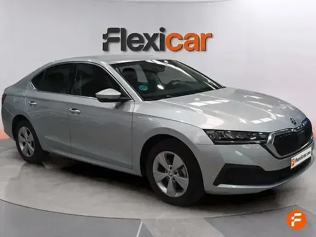 Usado Skoda Octavia Ambition 115 CV (84 kW) 2022 Gris