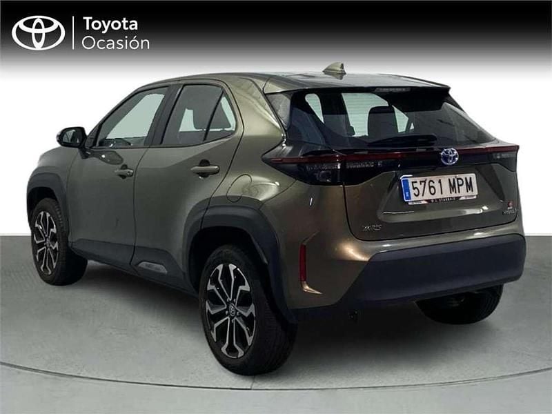 Usado Toyota Yaris Cross Active 116 CV (85 kW) 2024 Marrón SUV