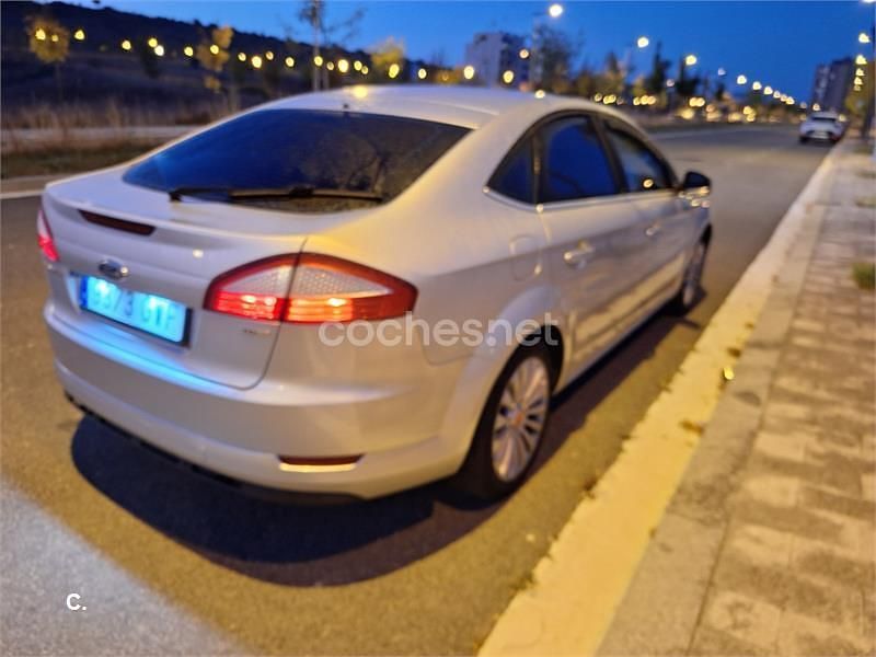 Gris / plata Usado 2010 Ford Mondeo Trend Berlina | 4000 € (Precio justo) - Imagen 1/4