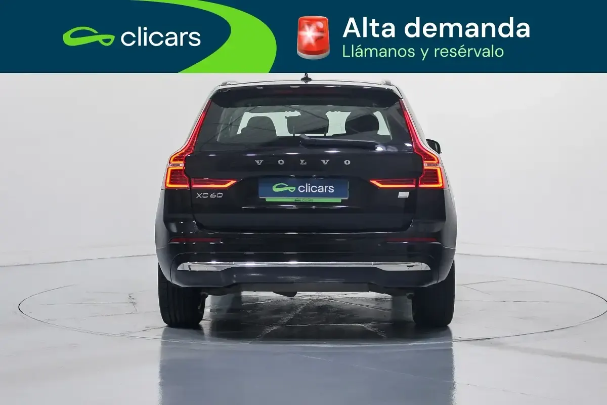 Usado Volvo XC60 Core 350 CV (257 kW) 2023 Negro SUV