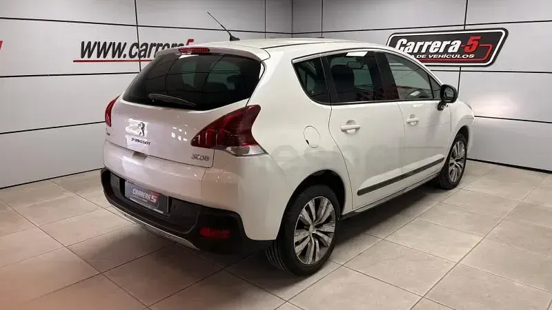 Usado Peugeot 3008 Active 100 CV (73 kW) 2016 Blanco SUV