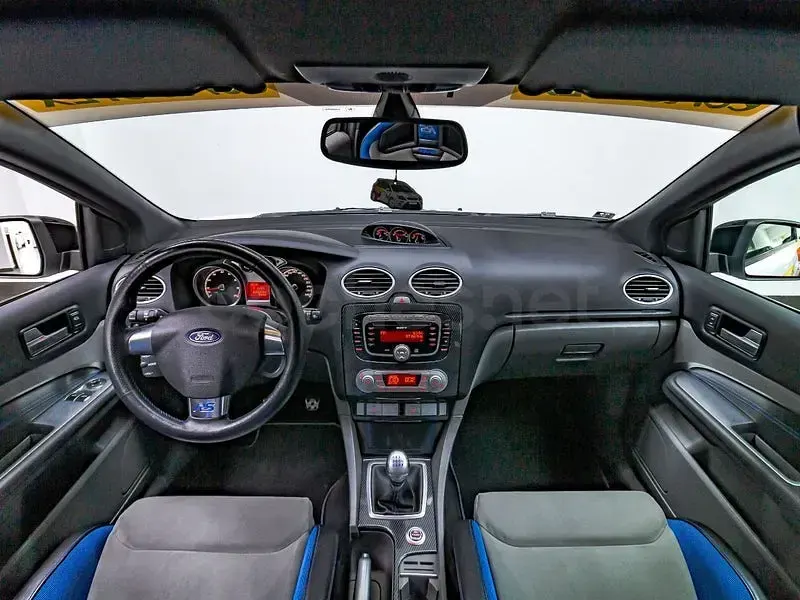 Usado Ford Focus RS 305 CV (224 kW) 2009 Blanco Berlina