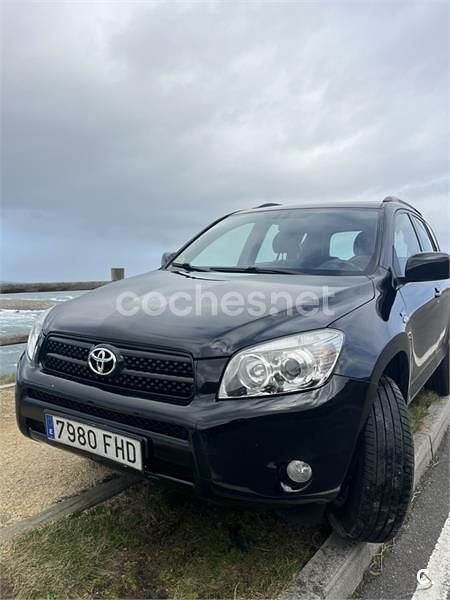 Usado Toyota RAV4 Executive 136 CV (100 kW) 2006 Negro SUV