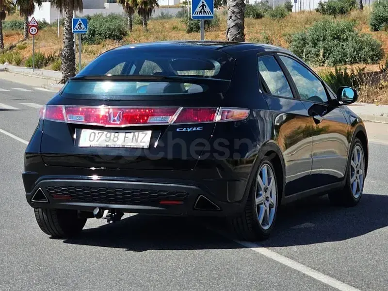 Usado Honda Civic Executive 140 CV (102 kW) 2007 Negro Berlina