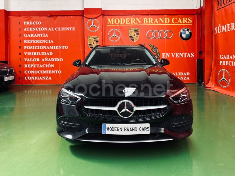 Usado Mercedes C200 160 CV (117 kW) 2022 Negro Familiar