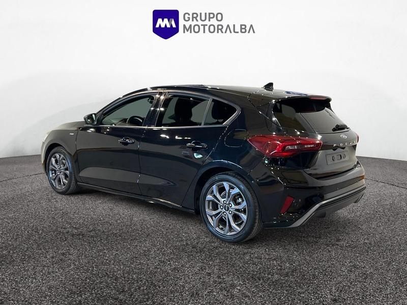 Usado Ford Focus ST-Line 155 CV (114 kW) 2023 Negro Familiar