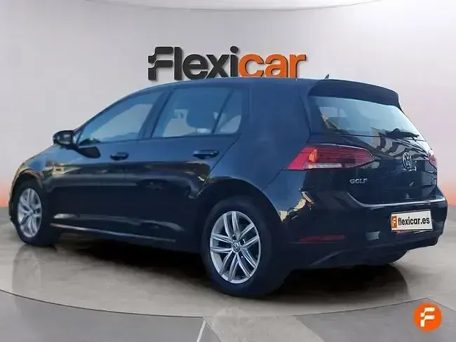 Usado VW Golf VIII Advance 130 CV (95 kW) 2020 Negro Berlina