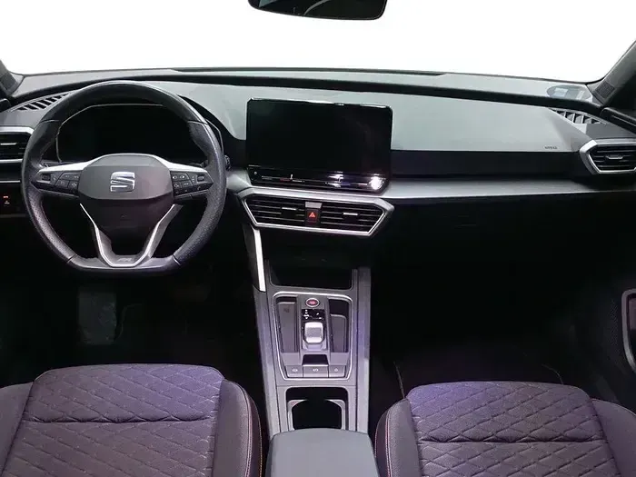Usado Seat Leon FR 110 CV (80 kW) 2023 Blanco Berlina