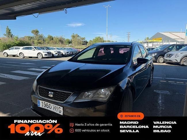 Usado Seat Leon Reference 105 CV (77 kW) 2014 Negro Familiar