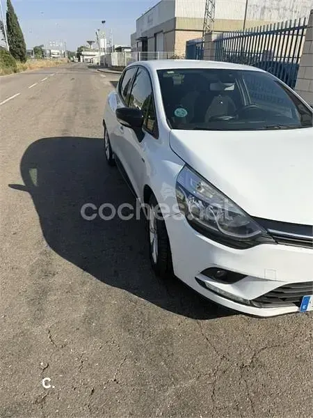 Usado Renault Clio IV LIMITED 90 CV (66 kW) 2018 Blanco Berlina