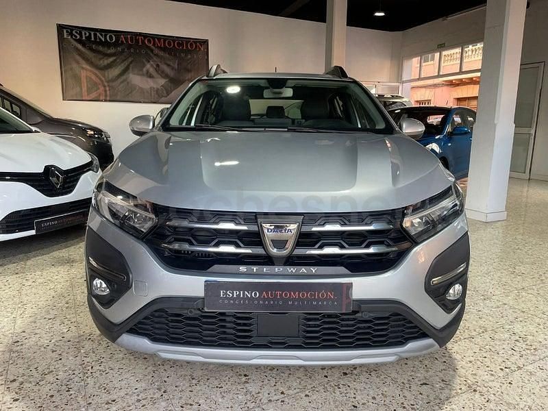 Usado Dacia Sandero Comfort 91 CV (66 kW) 2021 Gris / plata Berlina