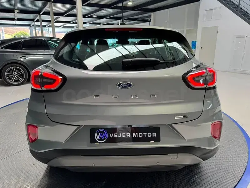 Usado Ford Puma Titanium 125 CV (91 kW) 2022 Gris / plata SUV