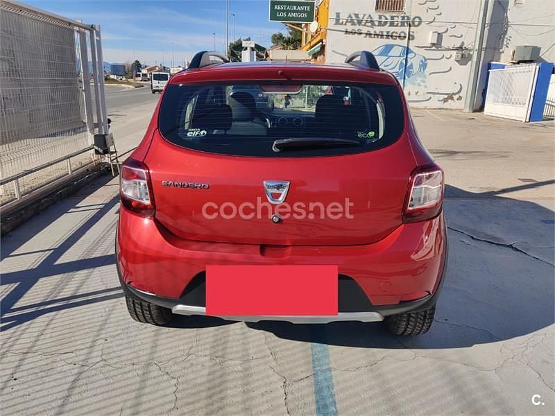 Usado Dacia Sandero Stepway 90 CV (66 kW) 2014 Rojo Berlina