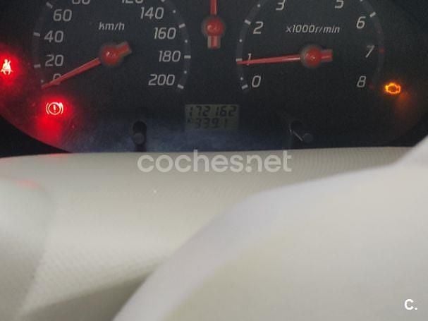 Usado Nissan Micra Visia 65 CV (47 kW) 2004 Beige Berlina
